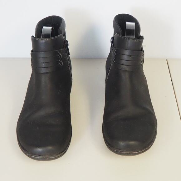 Clarks Women's Cora Rae Button Strap Ankle Booties Black Leather Boots Sz 8.5 - Picture 2 of 11